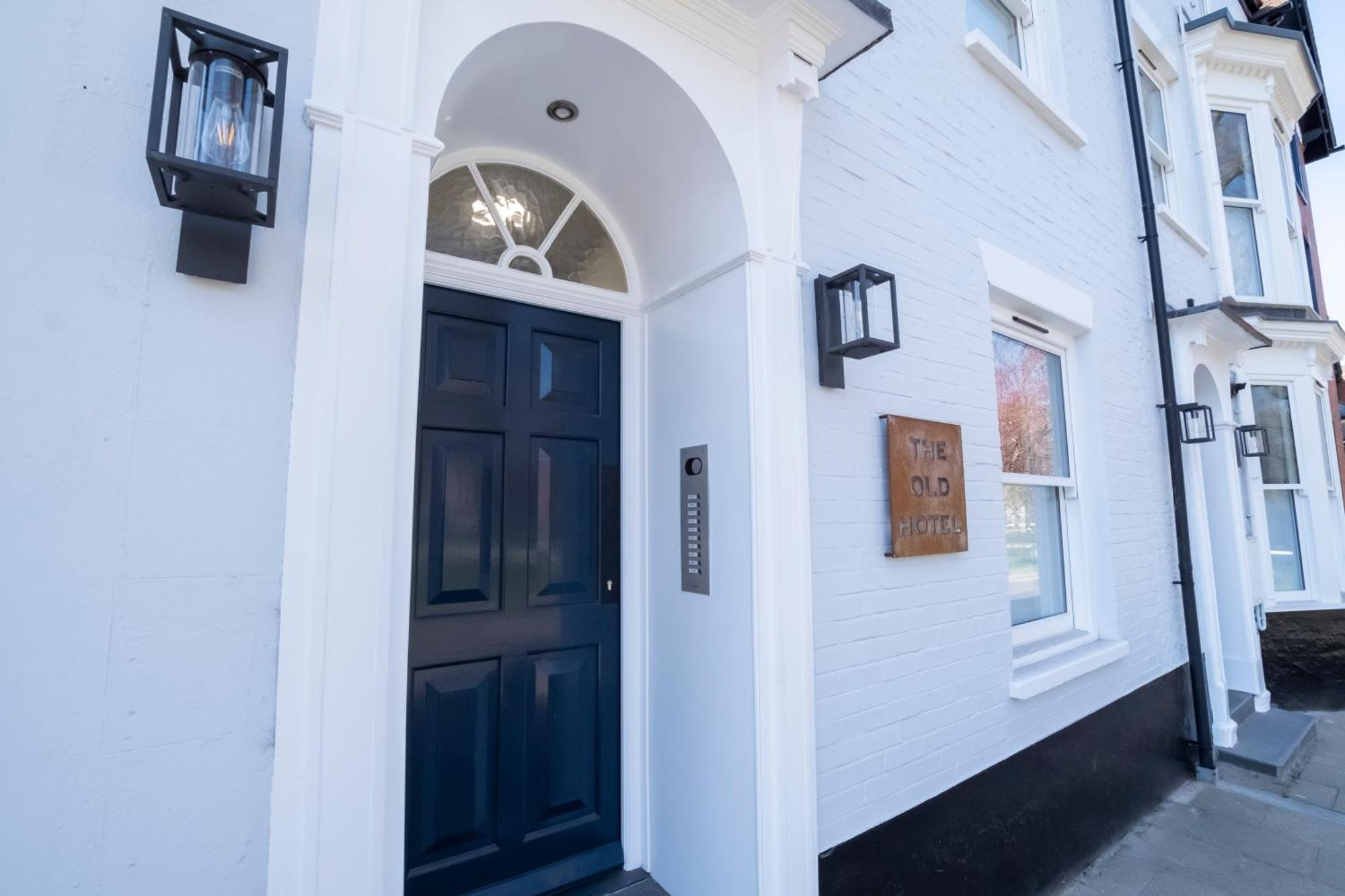 The Old Hotel - The Hole In The Wall York Exterior photo